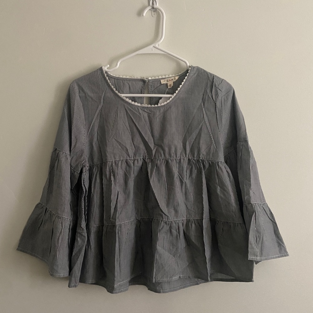 cutest gray and white striped blouse